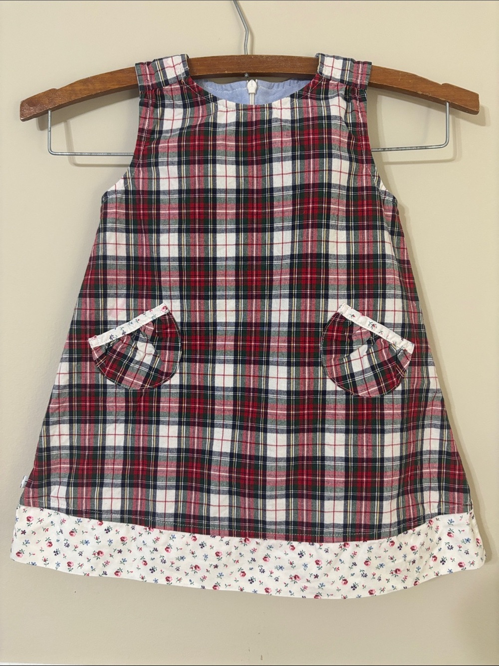 Tommy Hilfiger Cotton Plaid Dress w/ floral hemline, Size: 2T